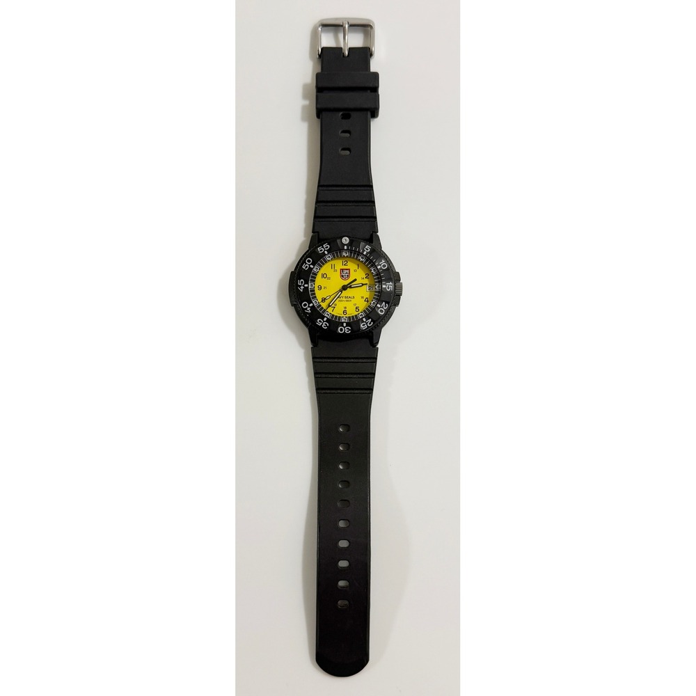 Luminox Navy SEAL Watch Mens OS Yellow Black Dive 200m Swiss Made 3000 Series